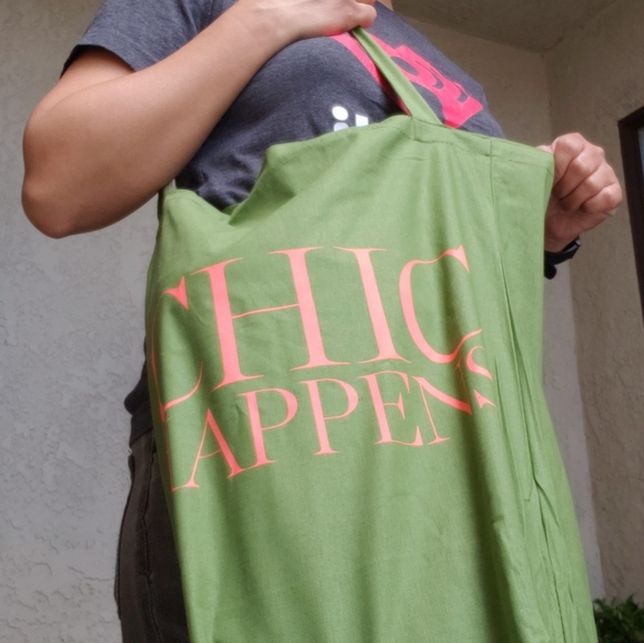 Bloomingdales Chic Happens Dual Handle Tote - Picture 6 of 6